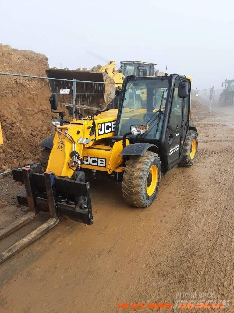 JCB 525-60 مناولات متداخلة