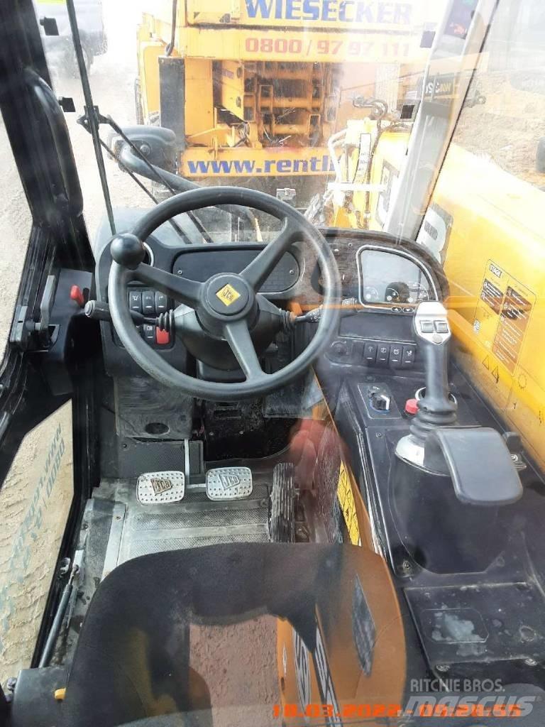 JCB 525-60 مناولات متداخلة