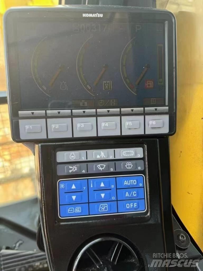 Komatsu 450LC-8 حفارات زحافة