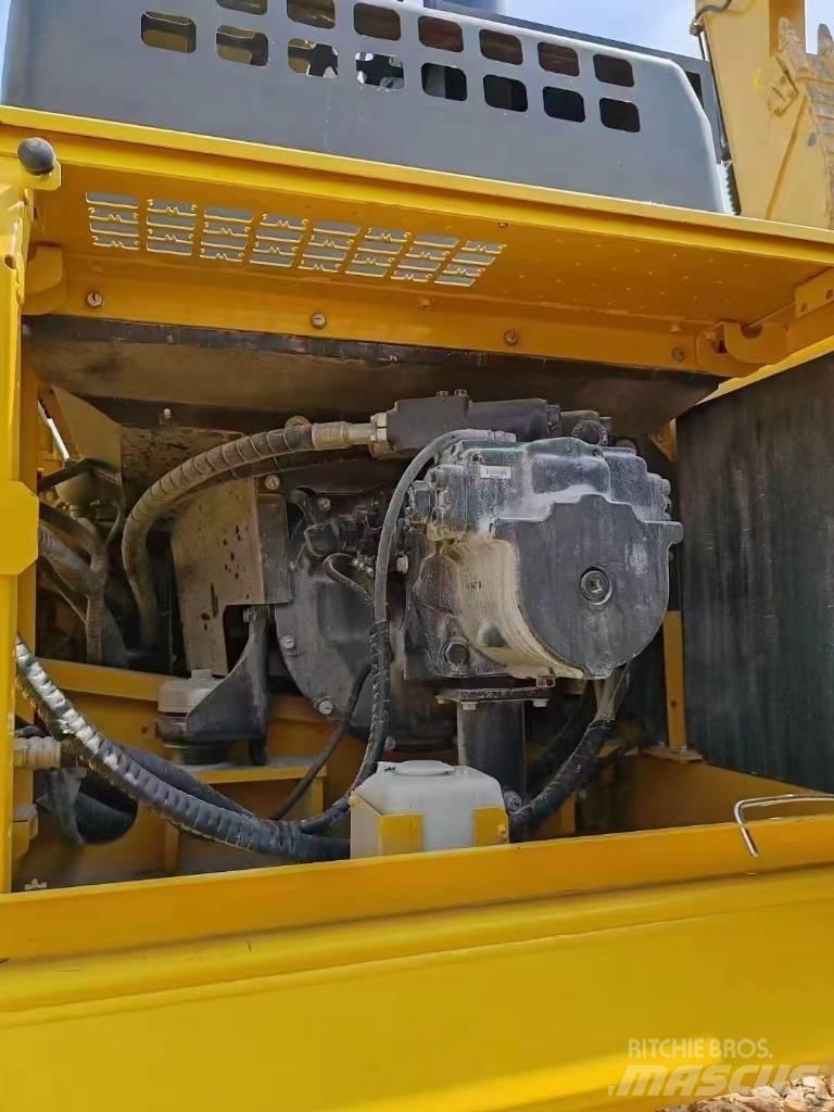 Komatsu 450LC-8 حفارات زحافة
