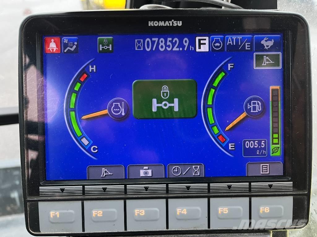 Komatsu PW148-10 حفارات بعجل