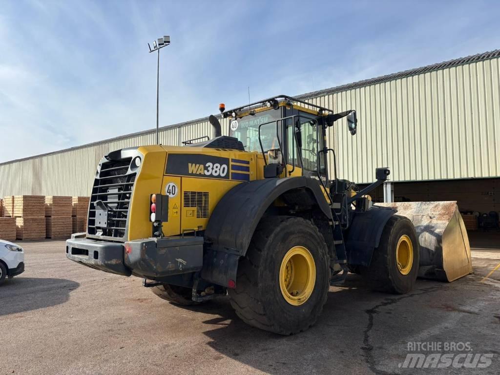 Komatsu WA 380-8 لوادر بعجل