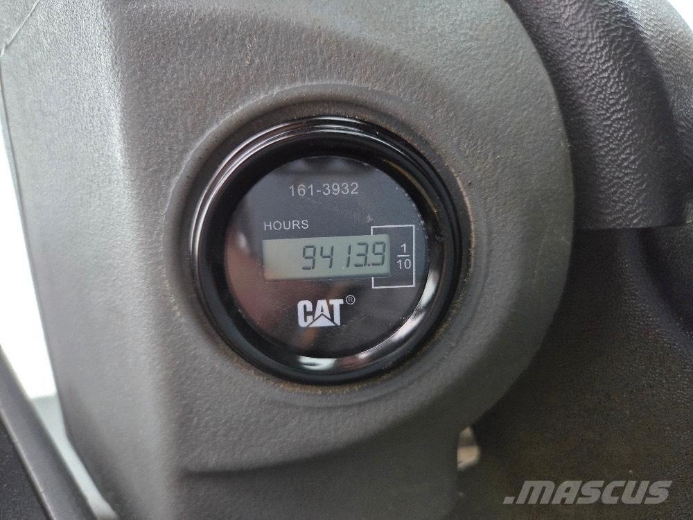 CAT 938 G لوادر بعجل