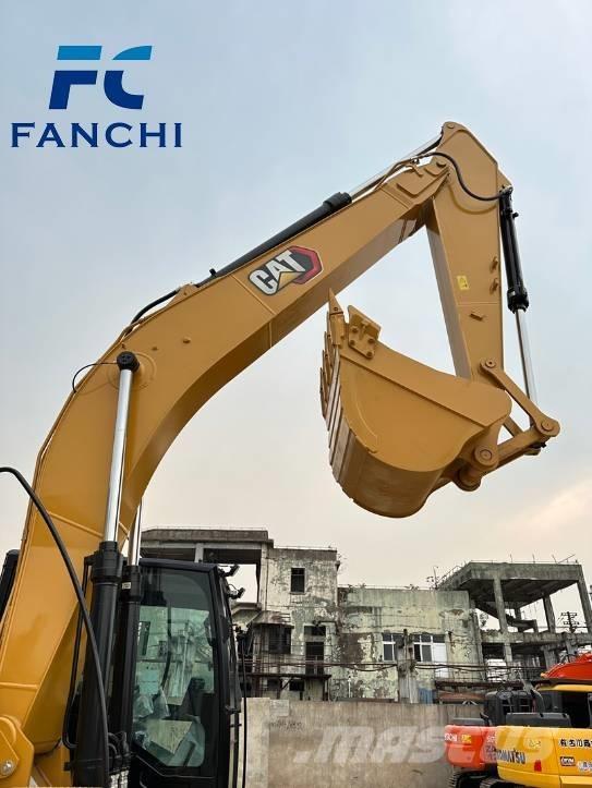 CAT 320 حفارات زحافة