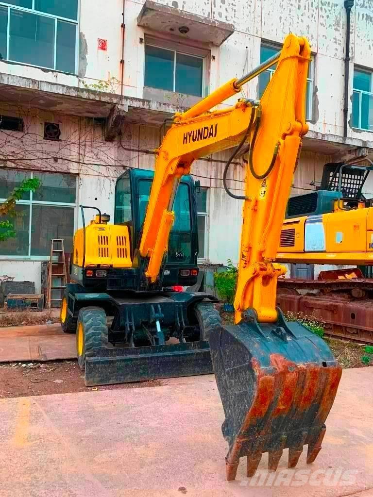 Hyundai Robex 60 W-7 حفارات بعجل