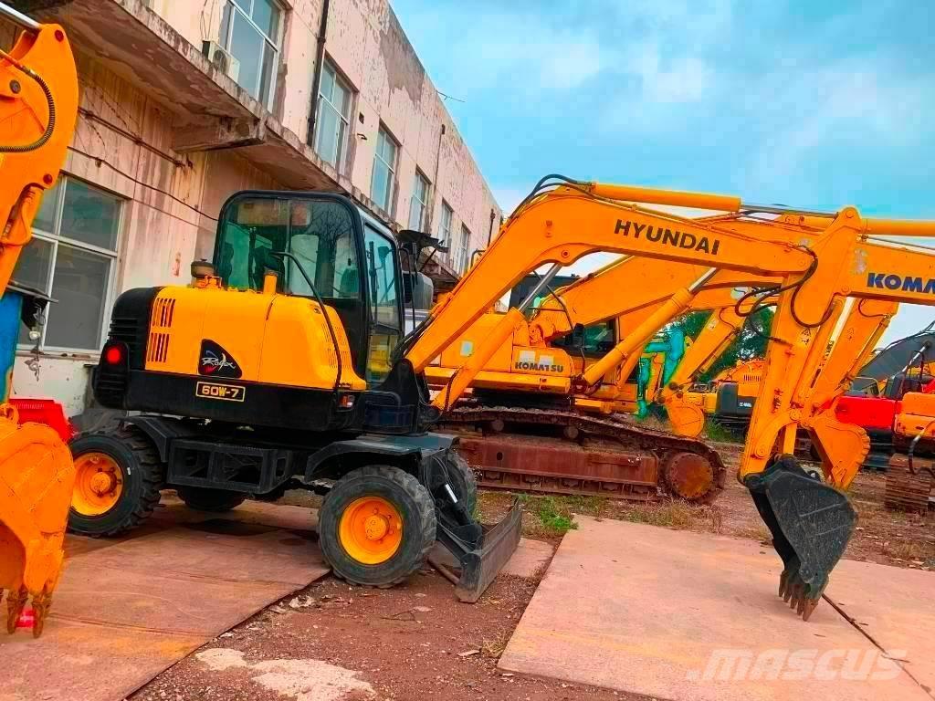 Hyundai Robex 60 W-7 حفارات بعجل