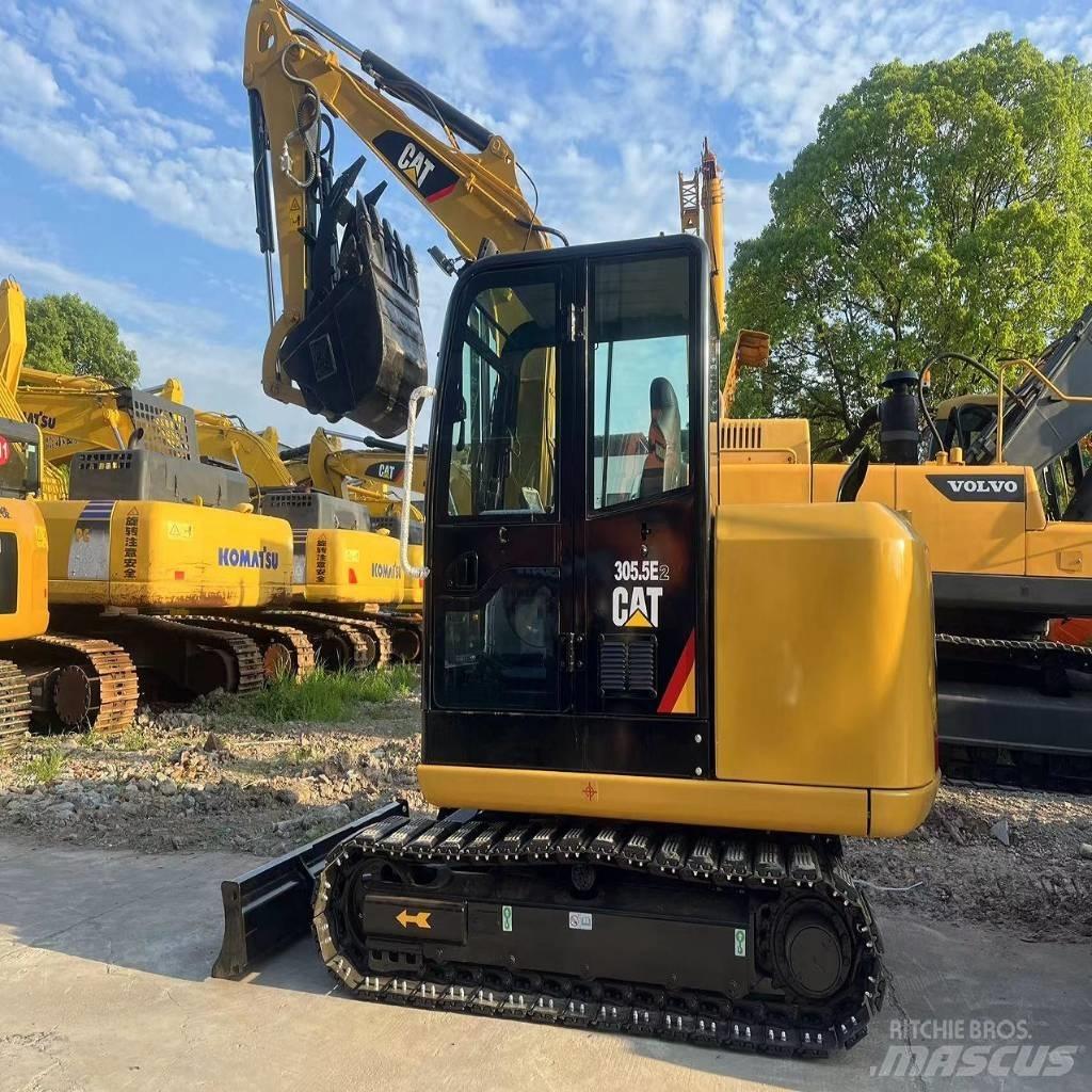 CAT 305.5E2 حفارات زحافة