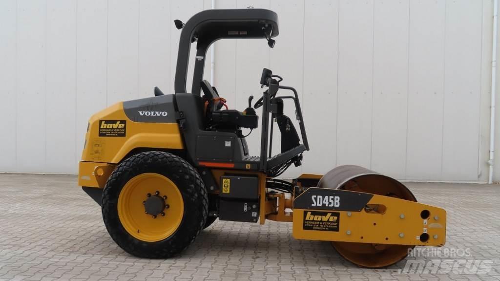 Volvo SD45B مداحل أحادية الأسطوانة