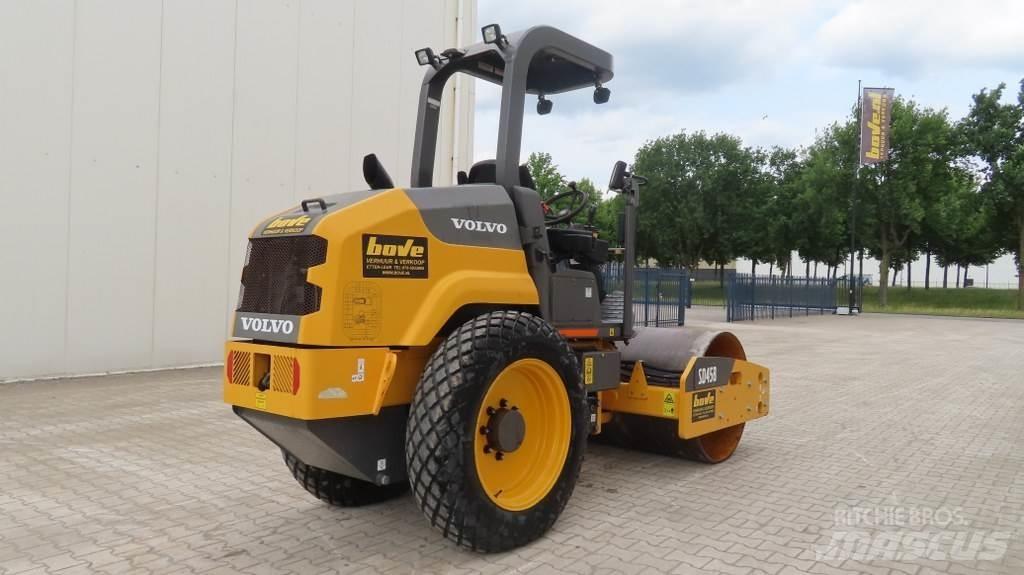 Volvo SD45B مداحل أحادية الأسطوانة