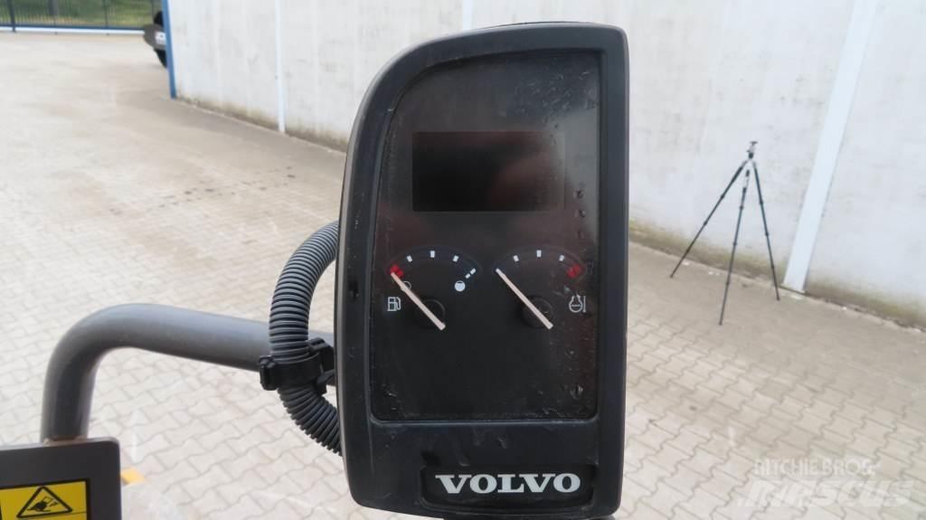 Volvo SD45B مداحل أحادية الأسطوانة
