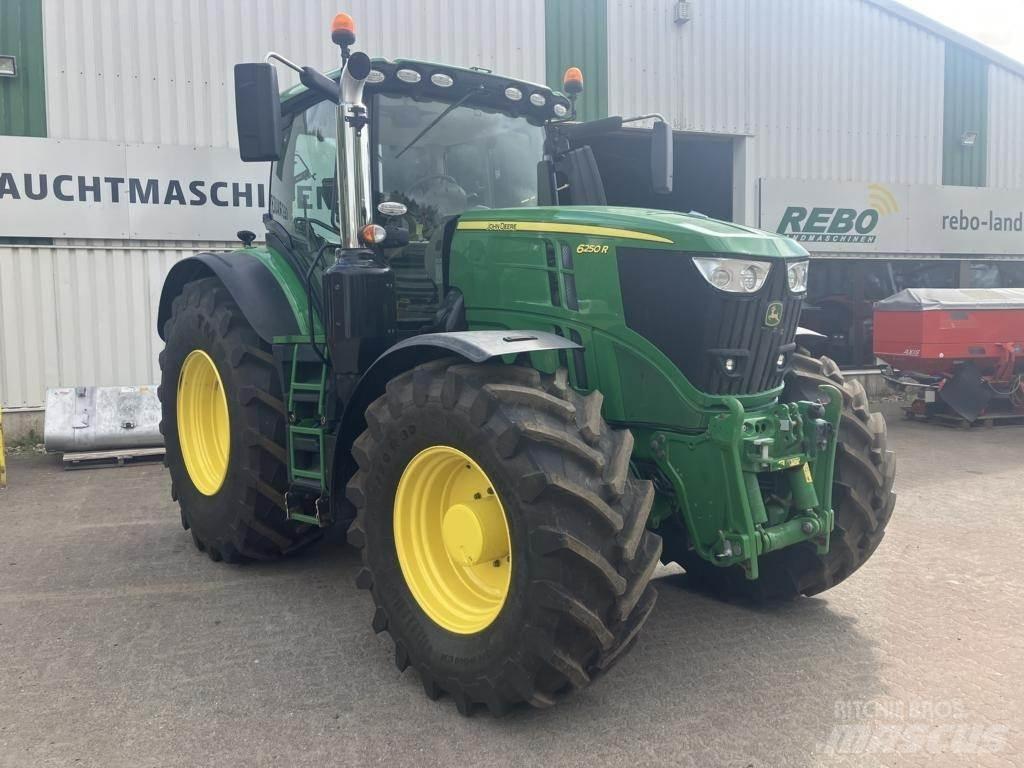 John Deere 6250R الجرارات