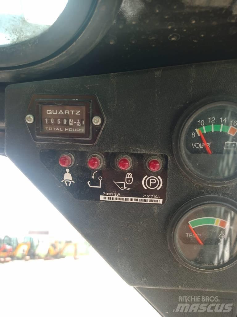 Bobcat S 70 لوادر انزلاقية التوجيه