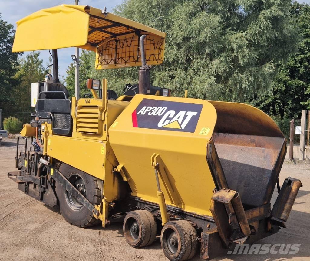 CAT AP300 معدات السفلتة