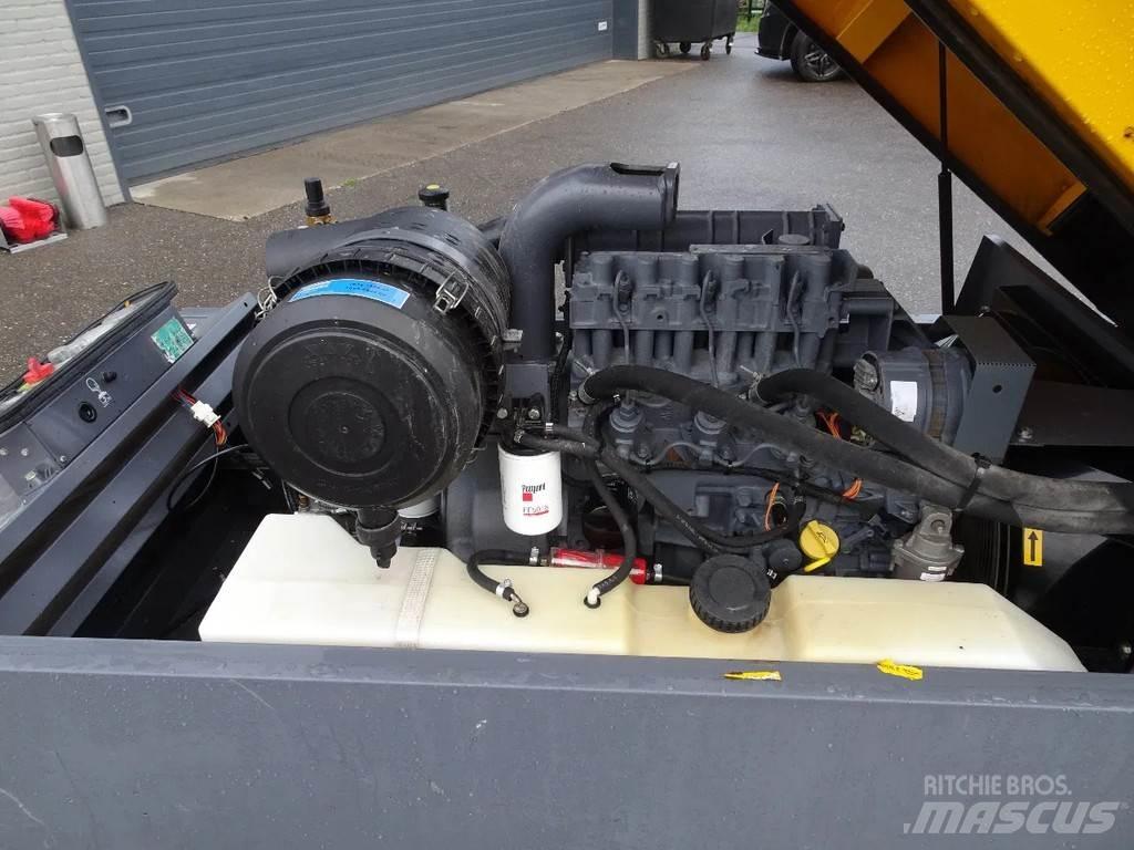 Atlas Copco XAS67 مكابس