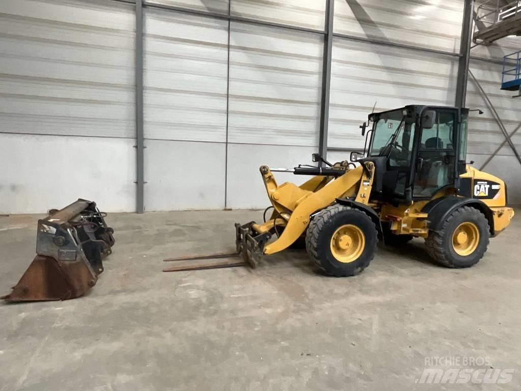 CAT 908 H لوادر بعجل
