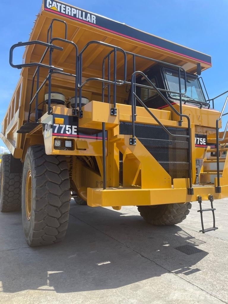 CAT Dumper 775E شاحنات المخلفات الصلبة