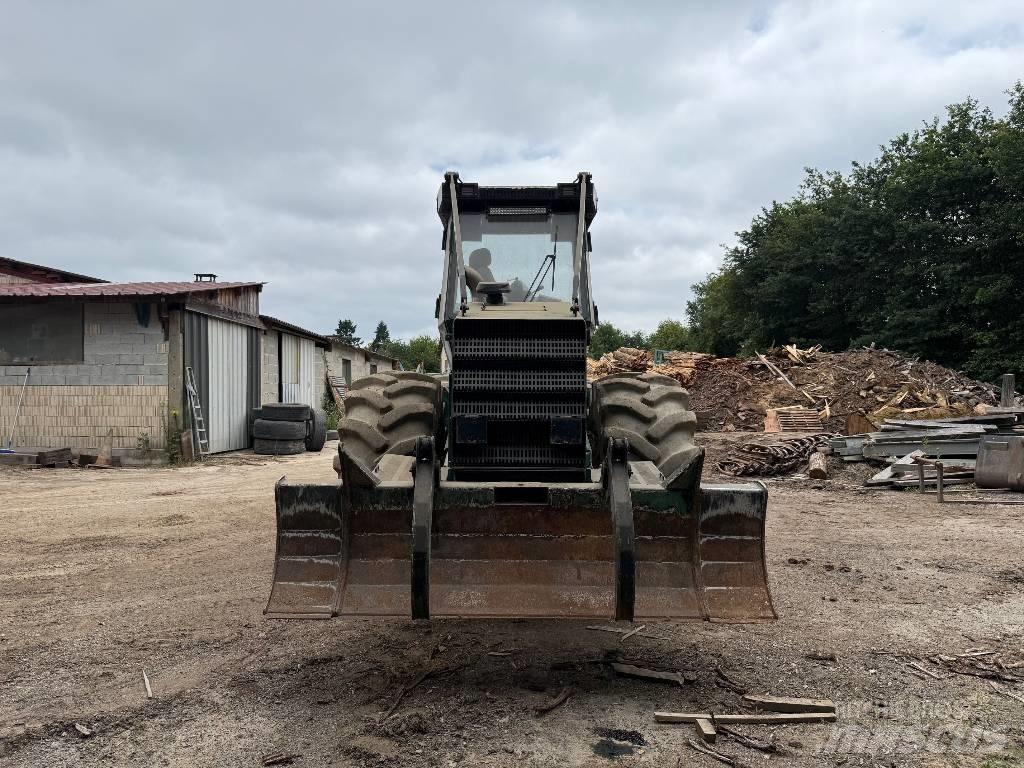 Noe NF210-4R ساحبات الأشجار