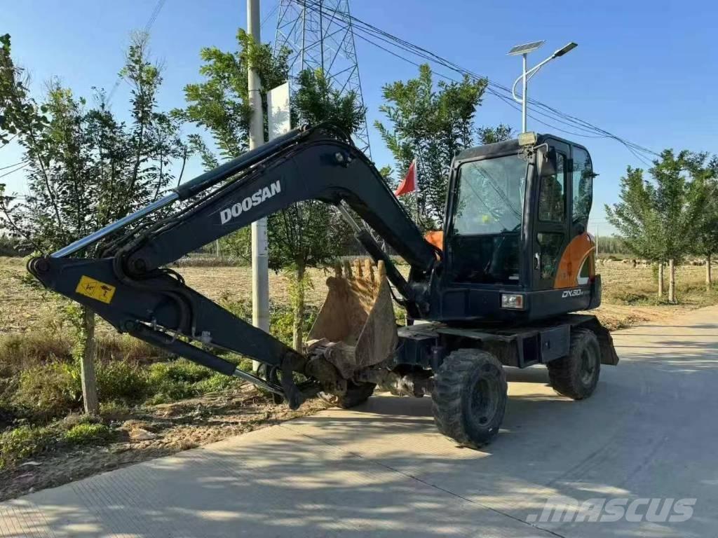 Doosan DX 60 حفارات صغيرة أقل من 7 طن (حفارات صغيرة)