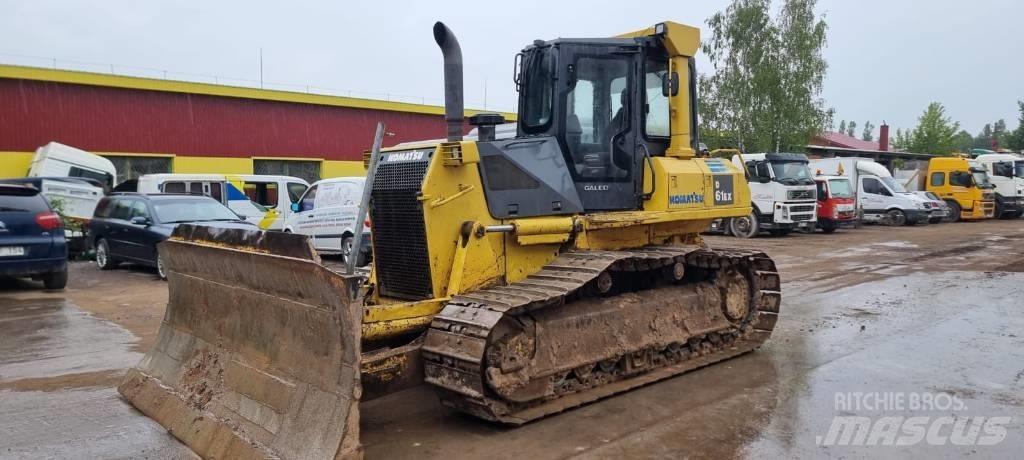 Komatsu D 61 EX-15 بلدوزرات مجنزرة