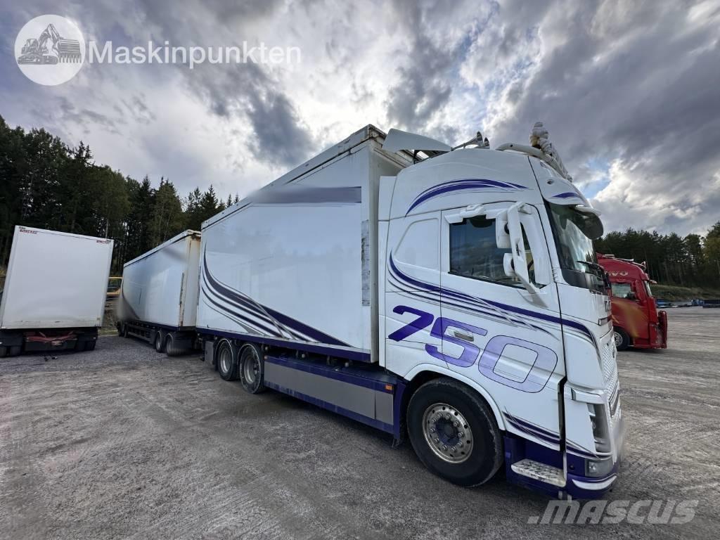 Volvo FH 16 750 شاحنات نقل ألواح الخشب