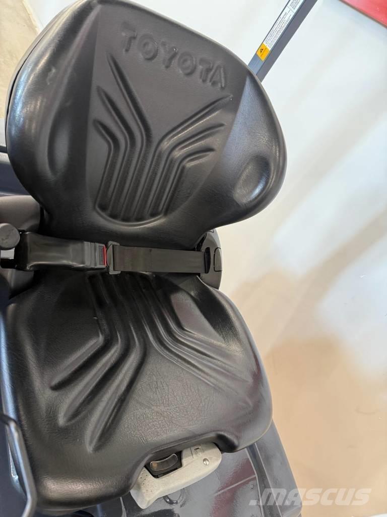 Toyota 10971 - 8FBM16T شاحنات ذات رافعات شوكية تعمل بالكهرباء