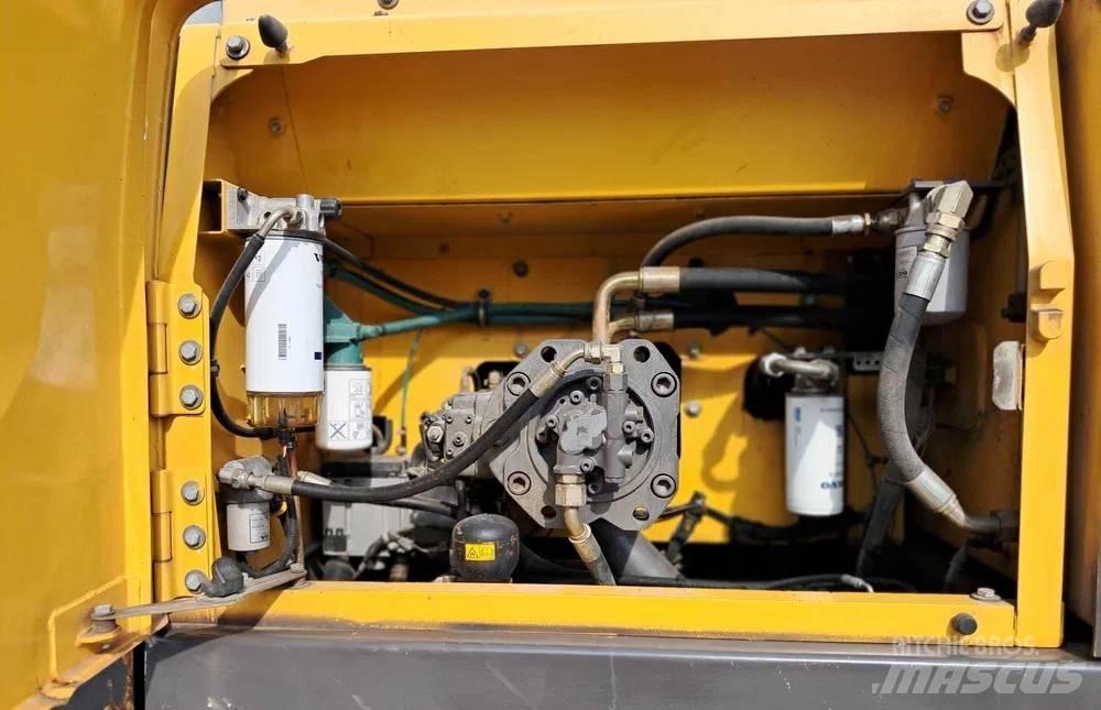 Volvo EC 300 D L حفارات زحافة