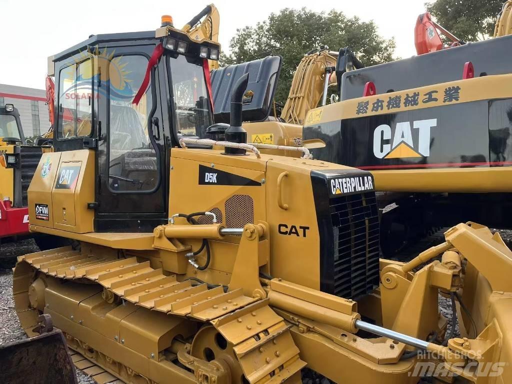 CAT D 5 K LGP بلدوزرات مجنزرة