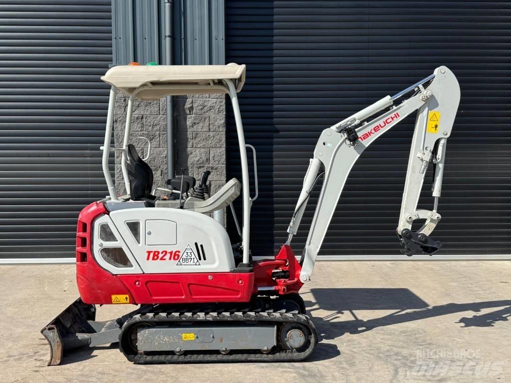 Takeuchi TB 216 حفارات صغيرة أقل من 7 طن (حفارات صغيرة)