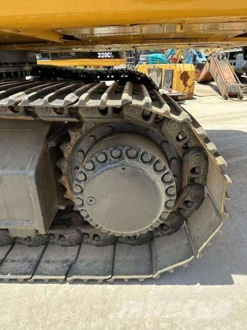 CAT 336 D حفارات زحافة