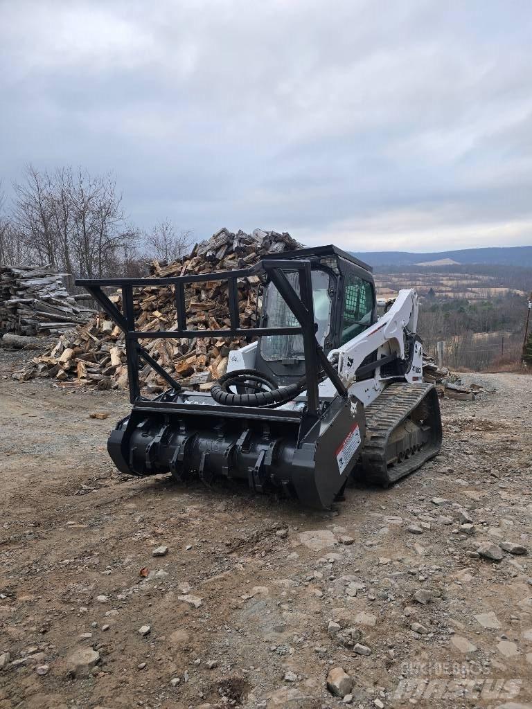 Bobcat T770 لوادر انزلاقية التوجيه