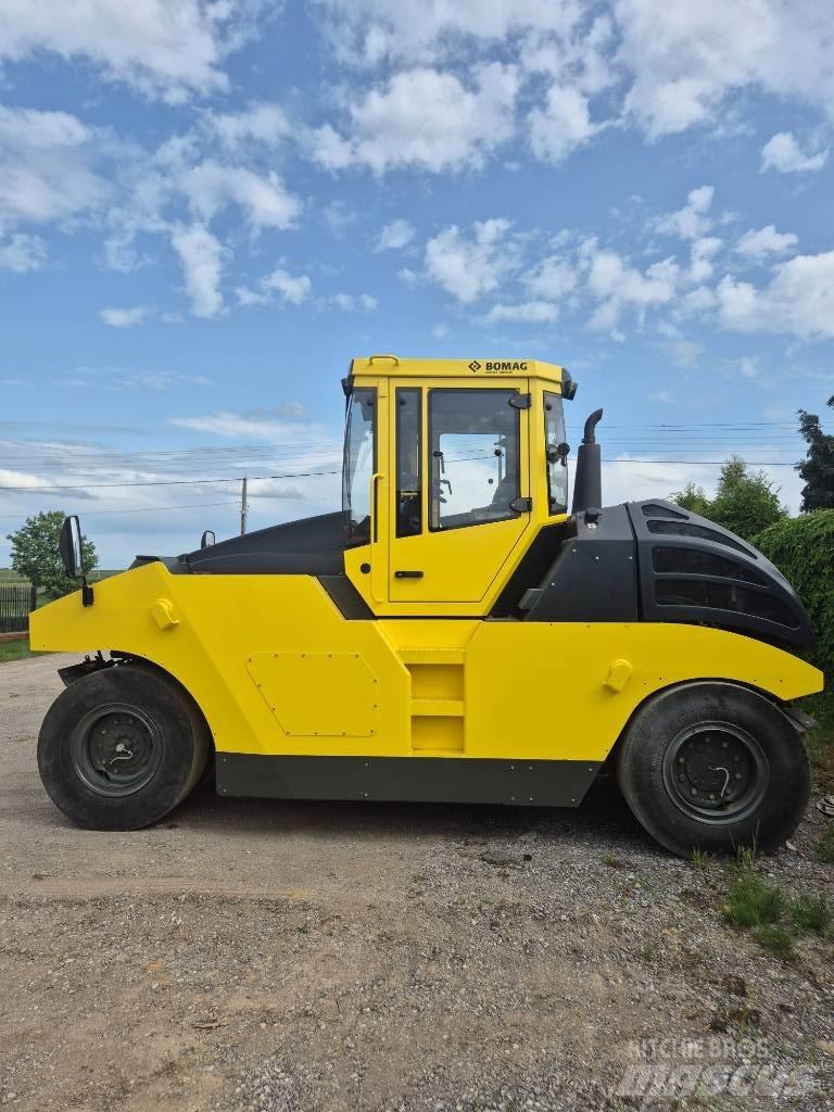 Bomag BW 24 R H مداحل ذات إطارات هوائية
