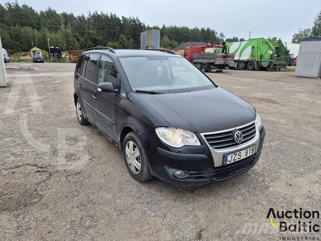 Volkswagen Touran سيارات