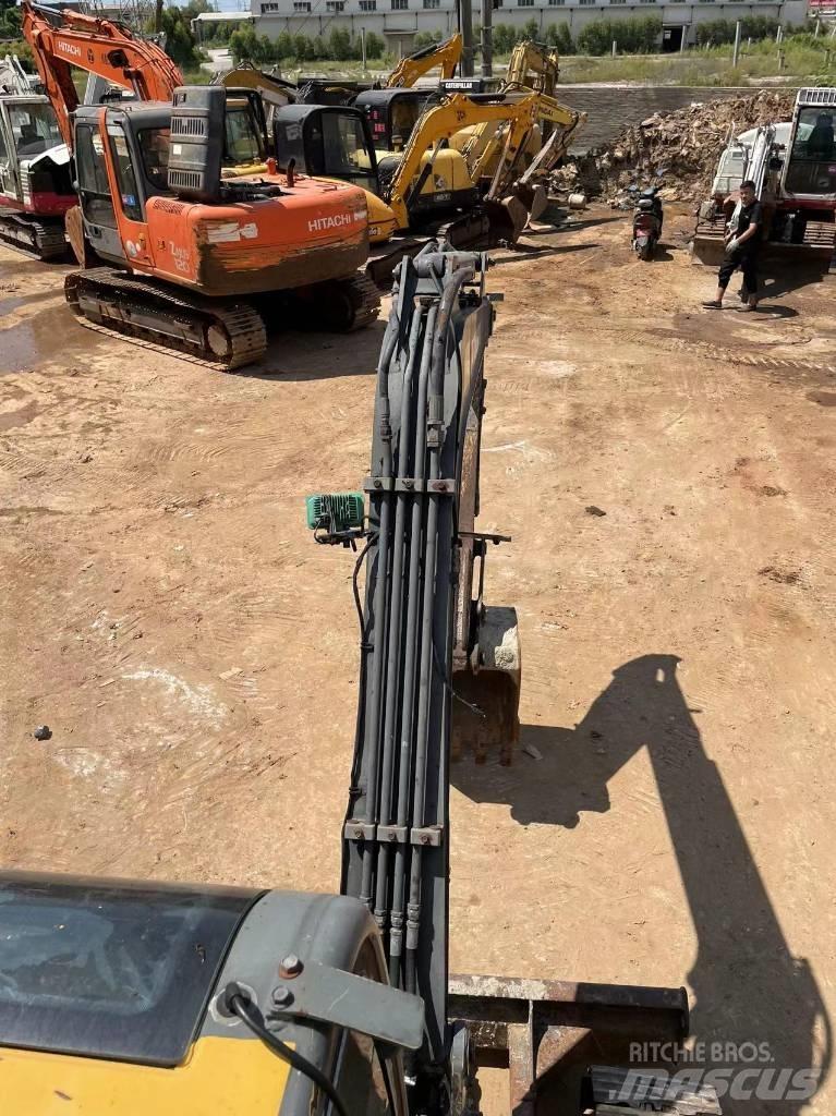 Volvo EC 60 C حفارات زحافة