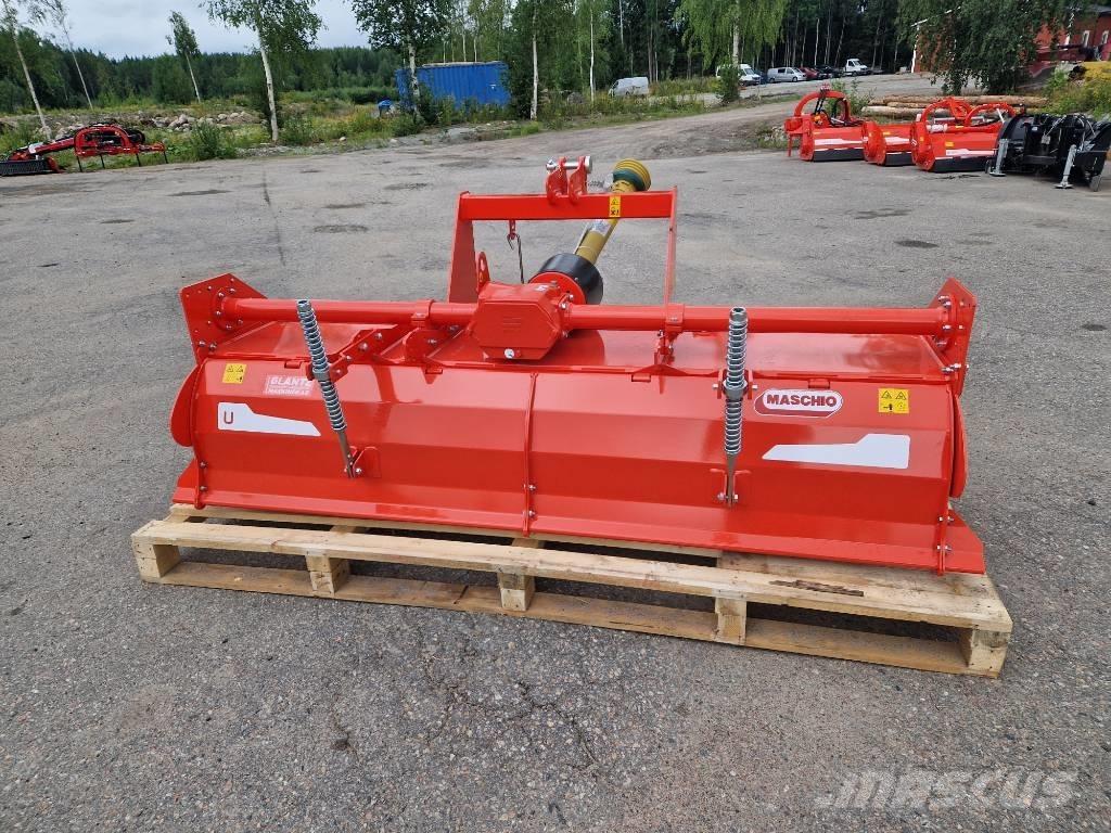 Maschio U 230 الكاسحات وقلابات التربة ذات المحركات