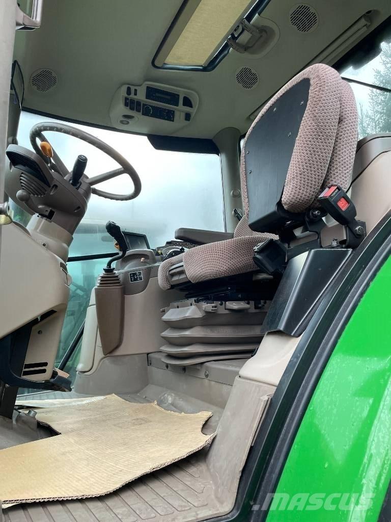 John Deere 6115R الجرارات