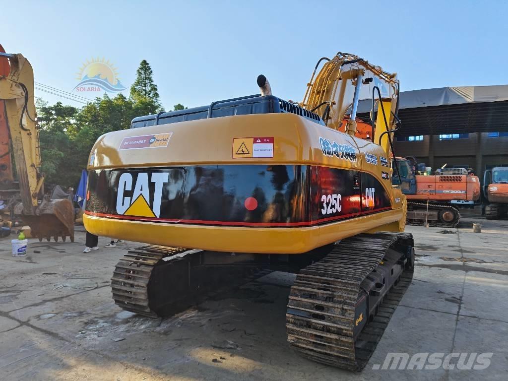 CAT 325 C حفارات زحافة