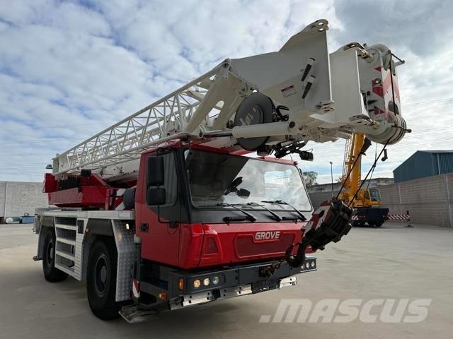 Grove GMK 2035 E رافعات صالحة لكل أنواع الطرق