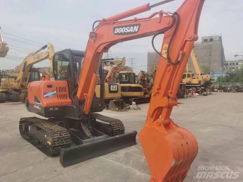 Doosan DX 60-9C حفارات صغيرة أقل من 7 طن (حفارات صغيرة)