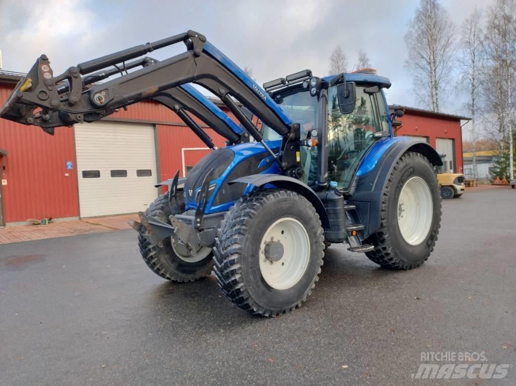 Valtra N 174 الجرارات