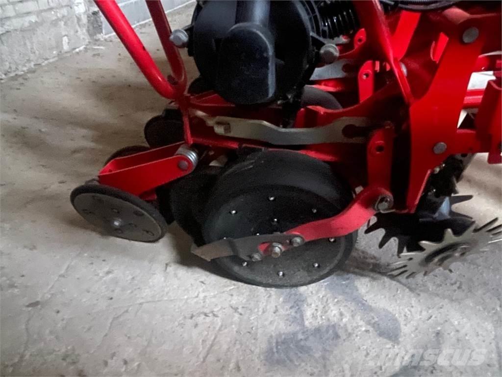 Väderstad TPV 12 ماكينات البذر الدقيق