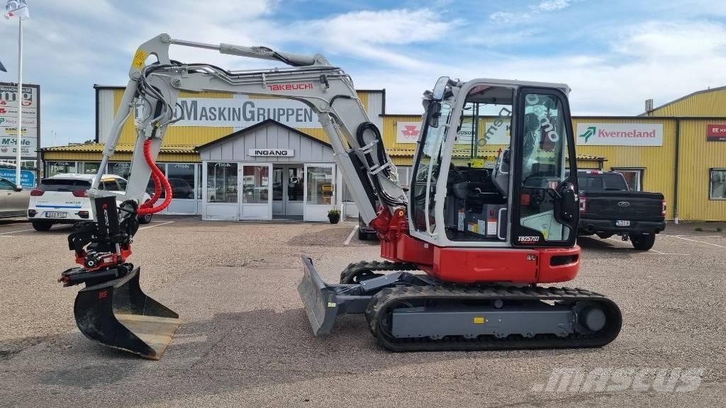 Takeuchi TB 257 FR حفارات صغيرة أقل من 7 طن (حفارات صغيرة)