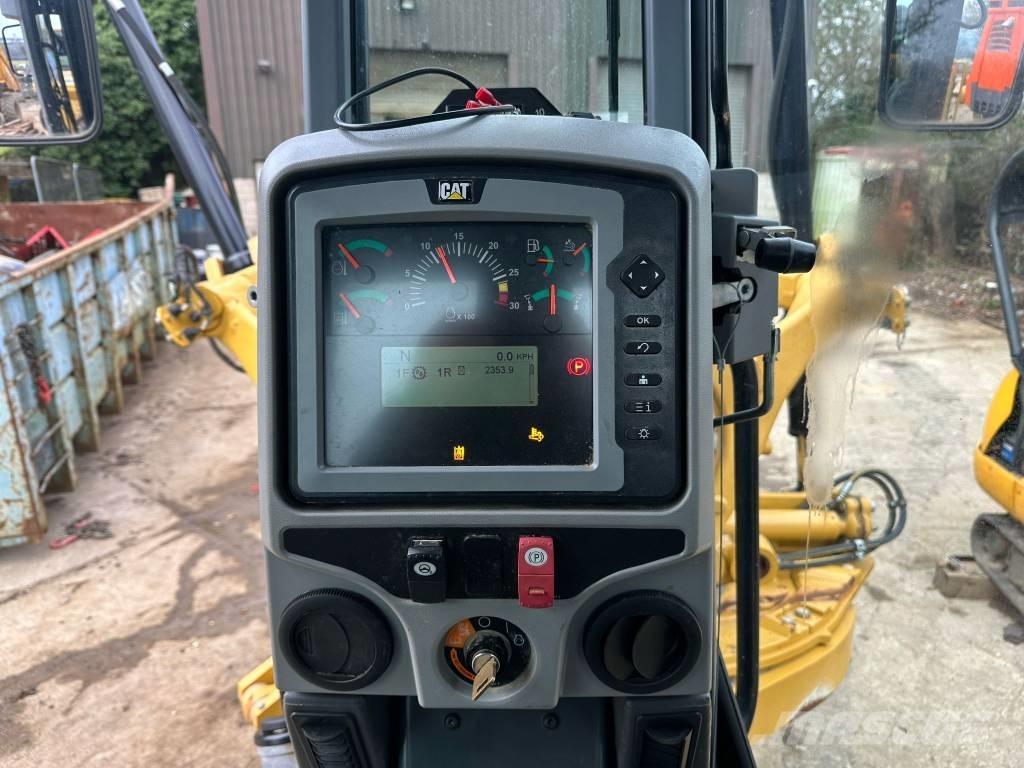 CAT 150 معدات تمهيد الطرق