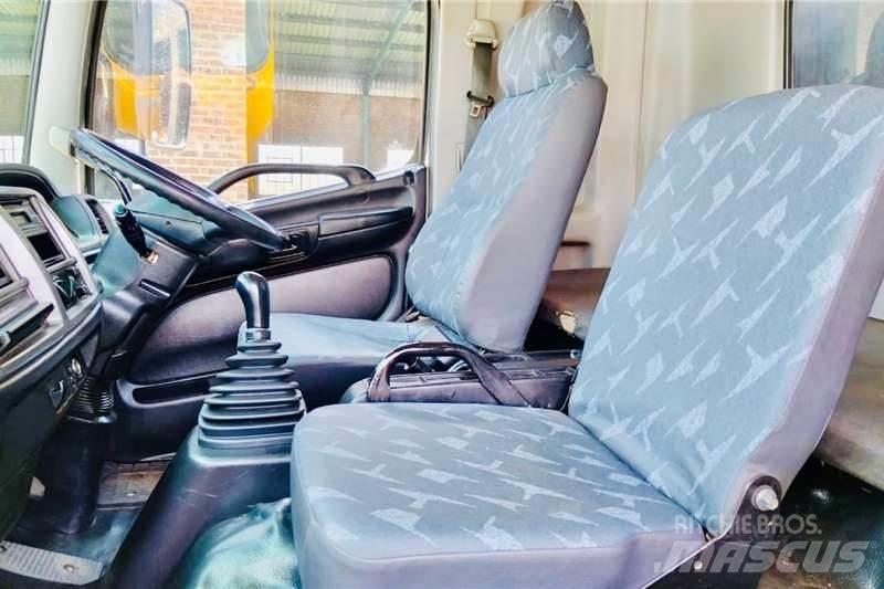 Hino 500 1627 شاحنات أخرى