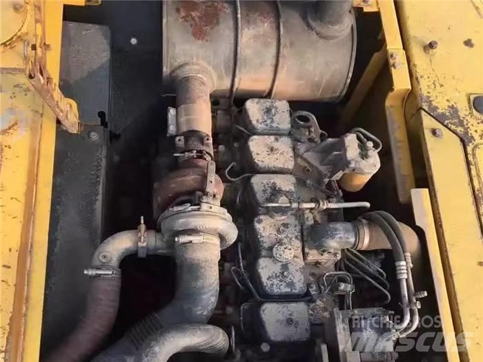 Komatsu PC 200-7 حفارات زحافة