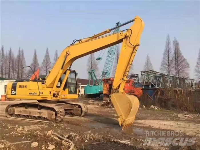 Komatsu PC 200-7 حفارات زحافة