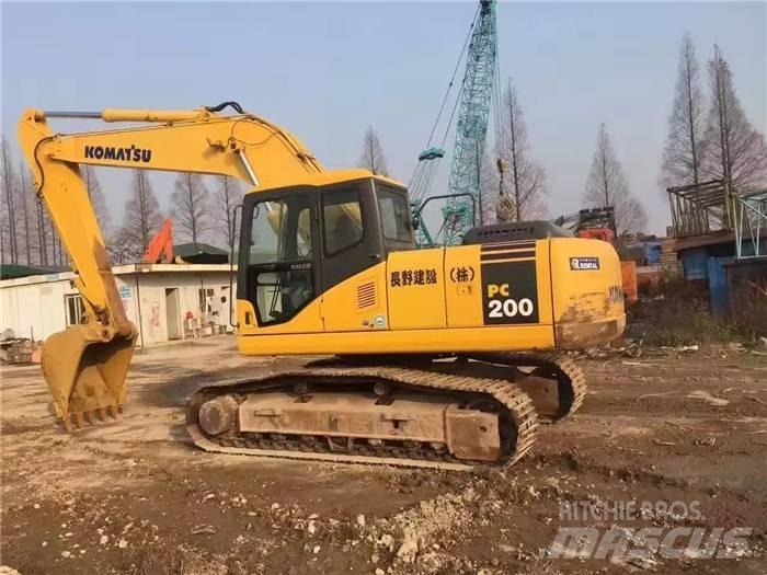 Komatsu PC 200-7 حفارات زحافة