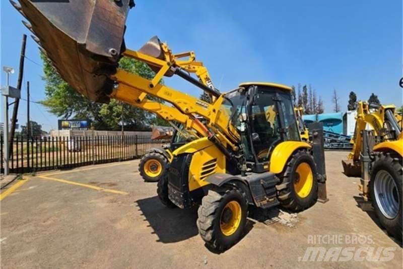 Dezzi CMI 4X4 TLB لوادر ذات جرافات عكسية