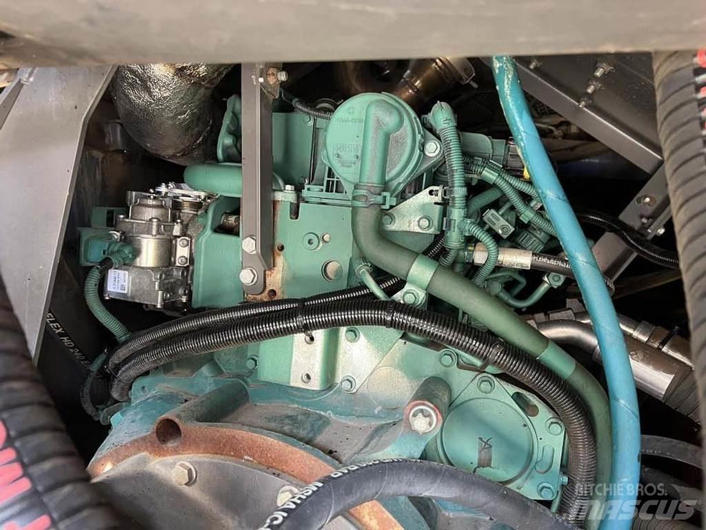 Volvo P 6870D معدات السفلتة