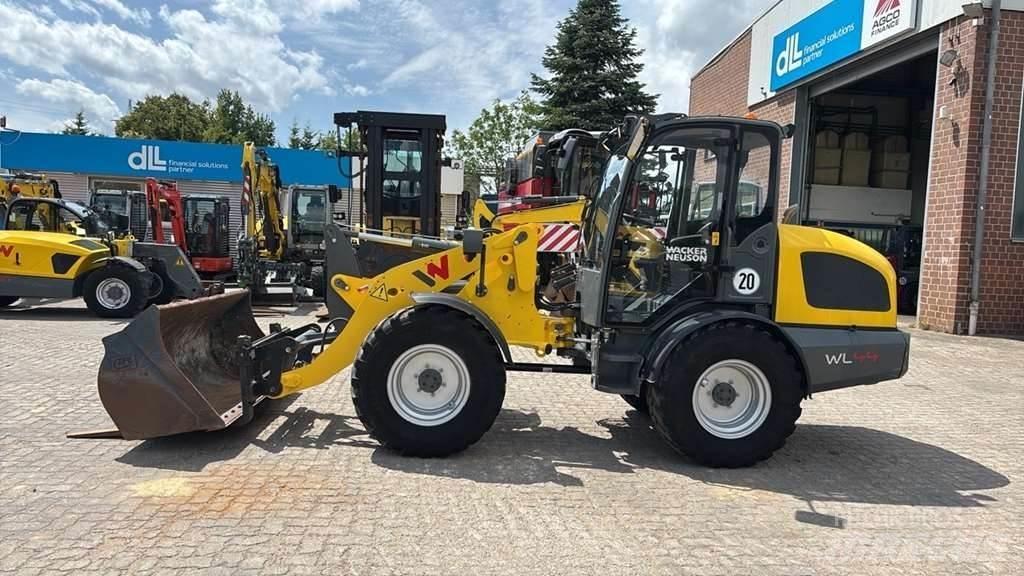 Wacker Neuson WL44 لوادر بعجل