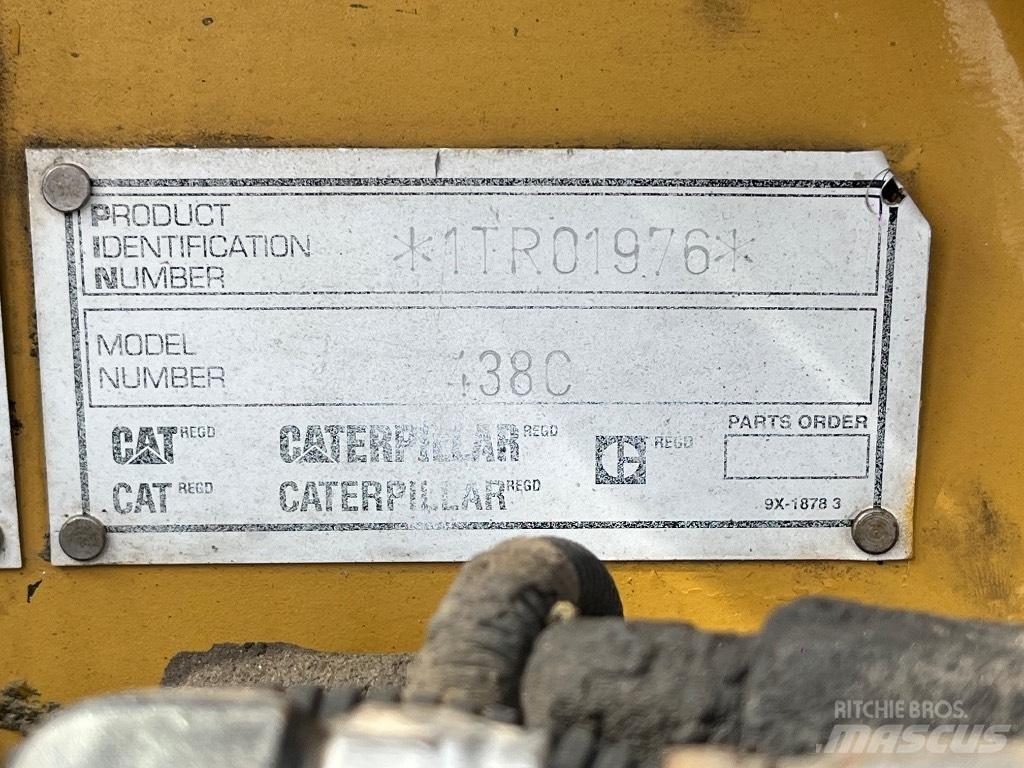 CAT 438 C لوادر ذات جرافات عكسية